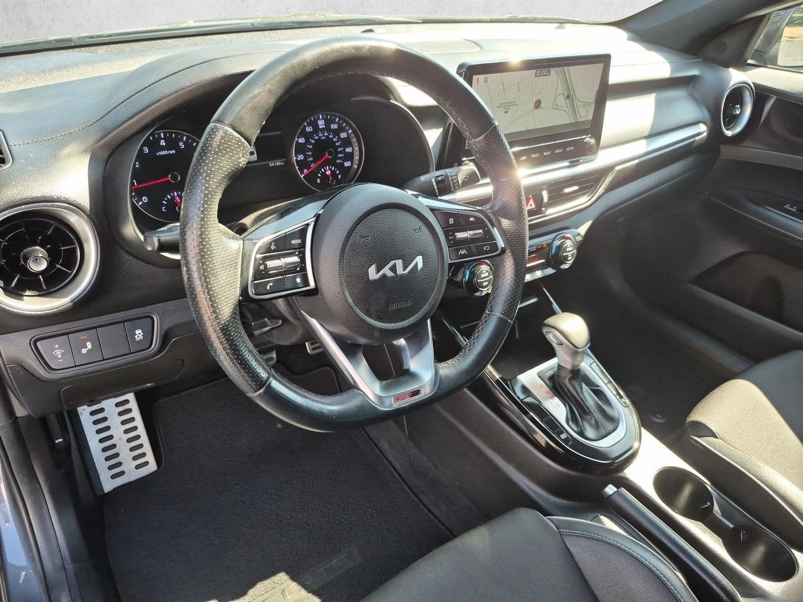 Thumbnail: 2022 Kia Forte - 3