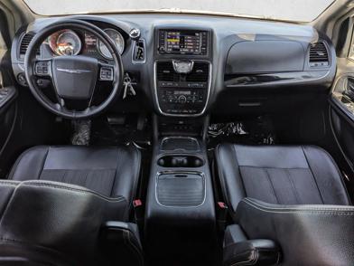 2015 Chrysler Town & Country