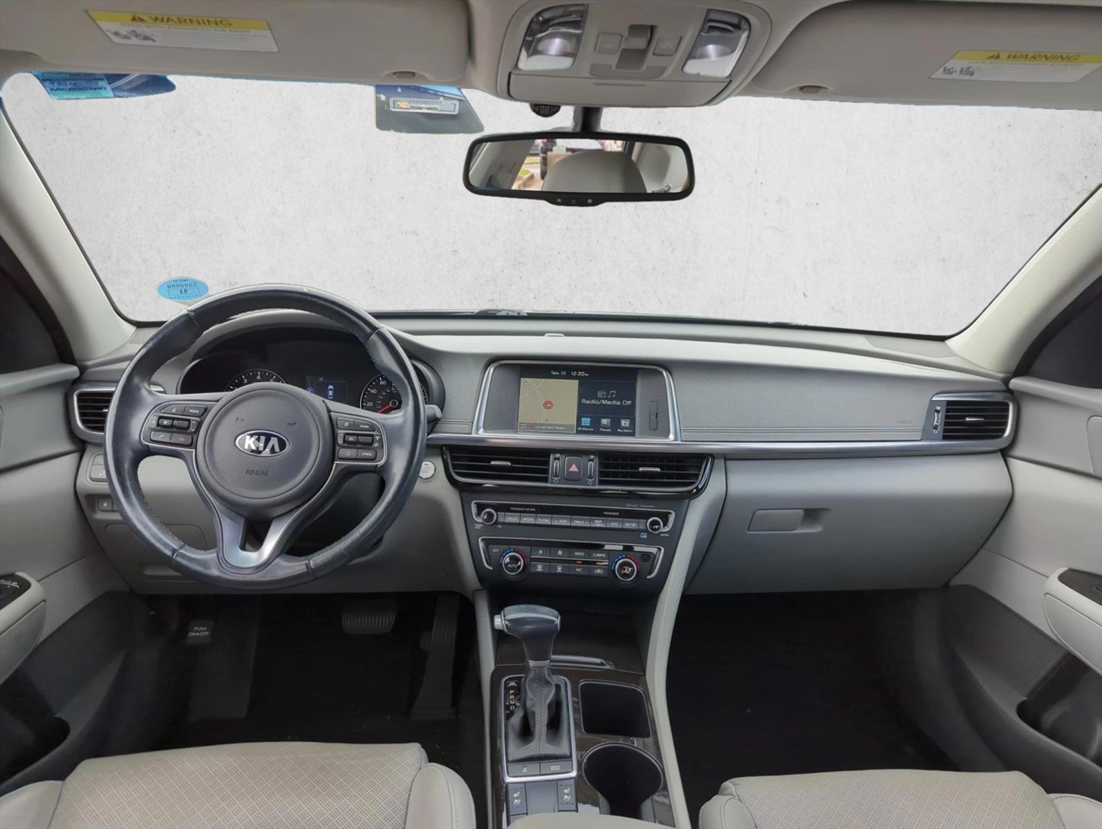 Thumbnail: 2017 Kia Optima - 4
