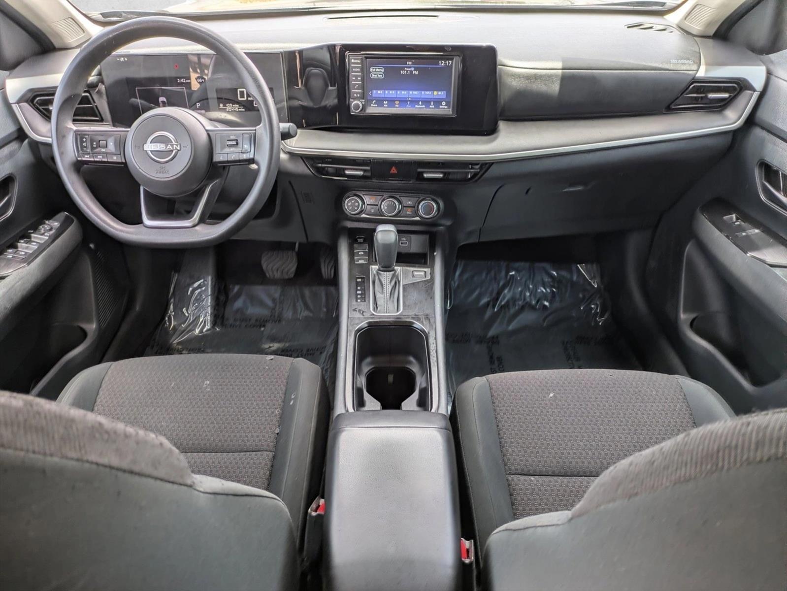 Thumbnail: 2025 Nissan Kicks - 4