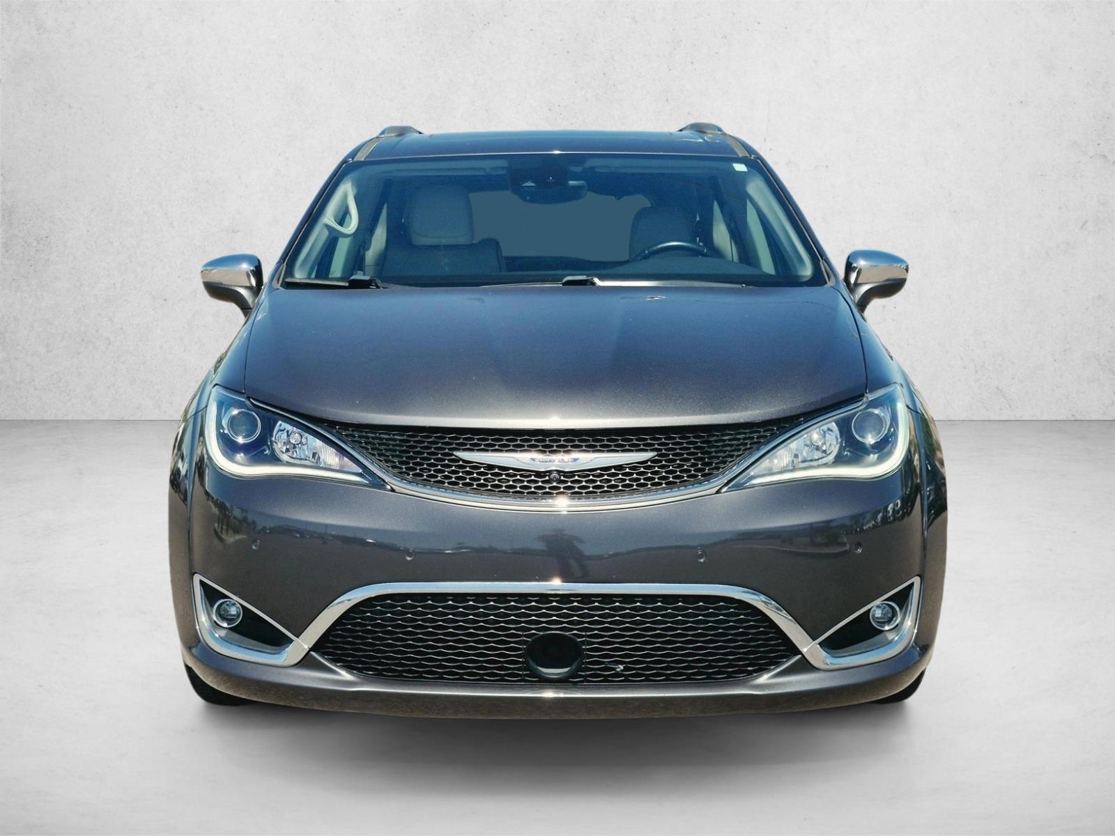 2018 Chrysler Pacifica Limited - Photo 2
