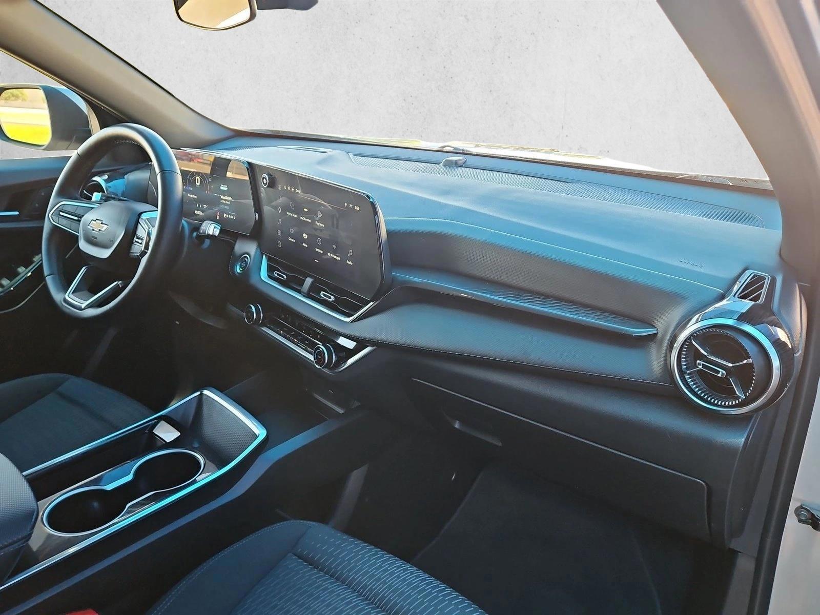 2025 Chevrolet Equinox LT - Photo 22