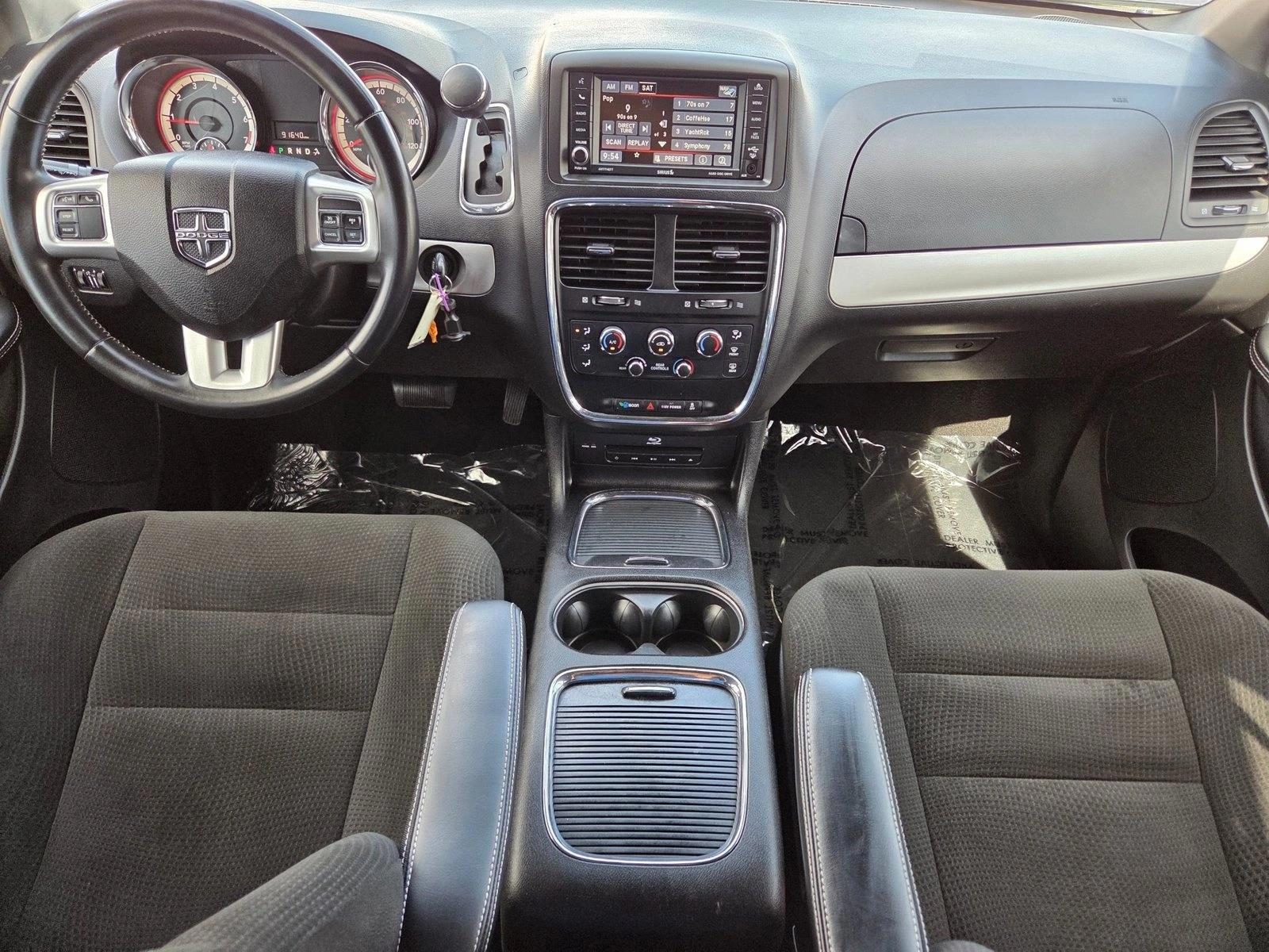 Thumbnail: 2015 Dodge Grand Caravan - 3