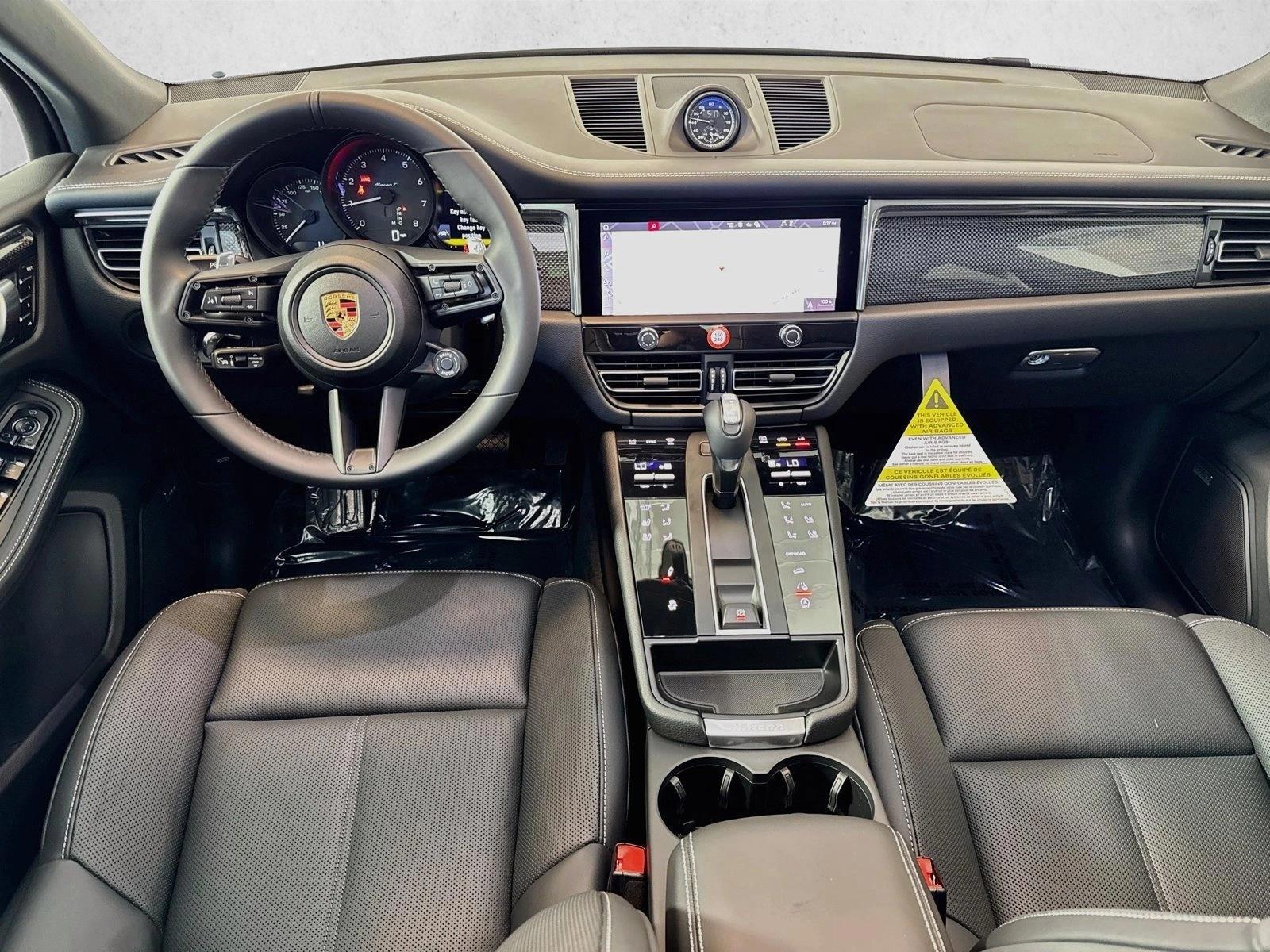 Thumbnail: 2026 Porsche Macan - 4