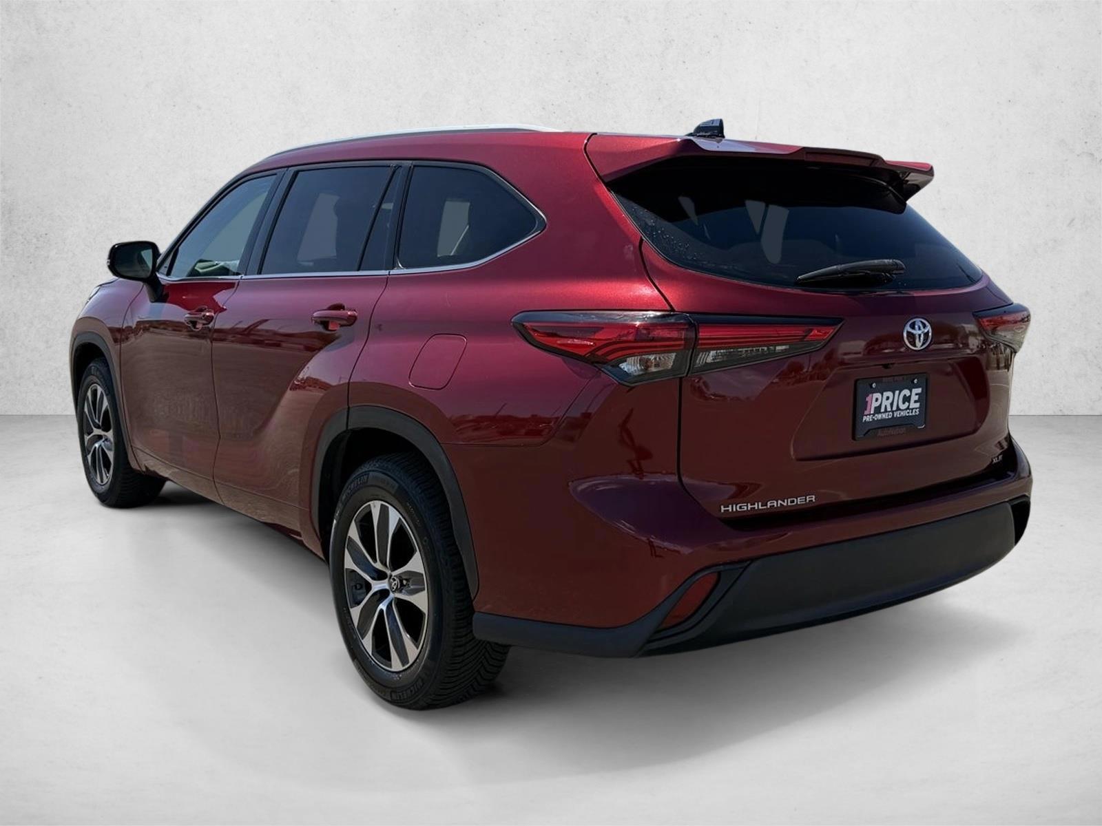 2022 Toyota Highlander XLE - Photo 8
