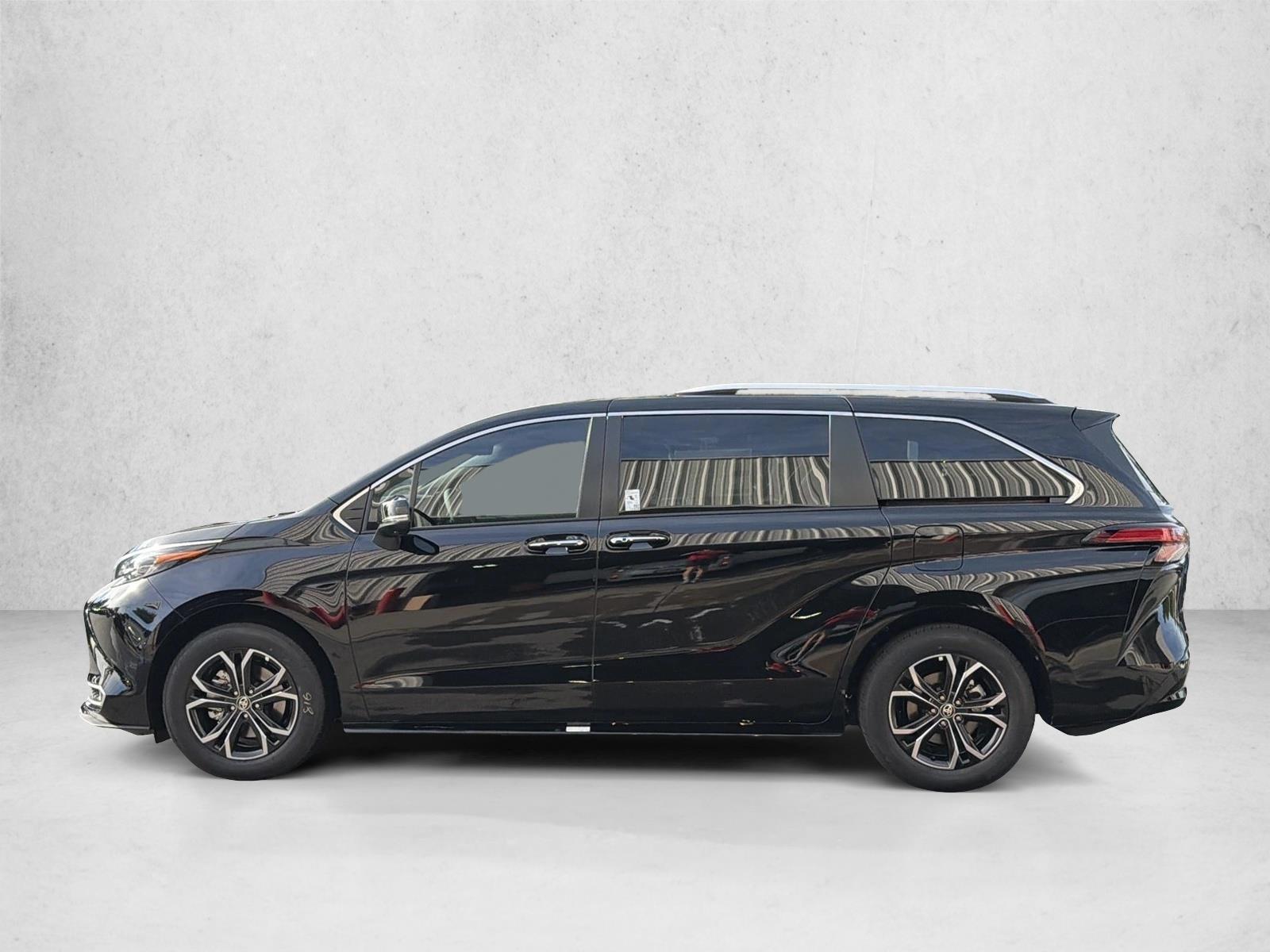 Thumbnail: 2026 Toyota Sienna - 2