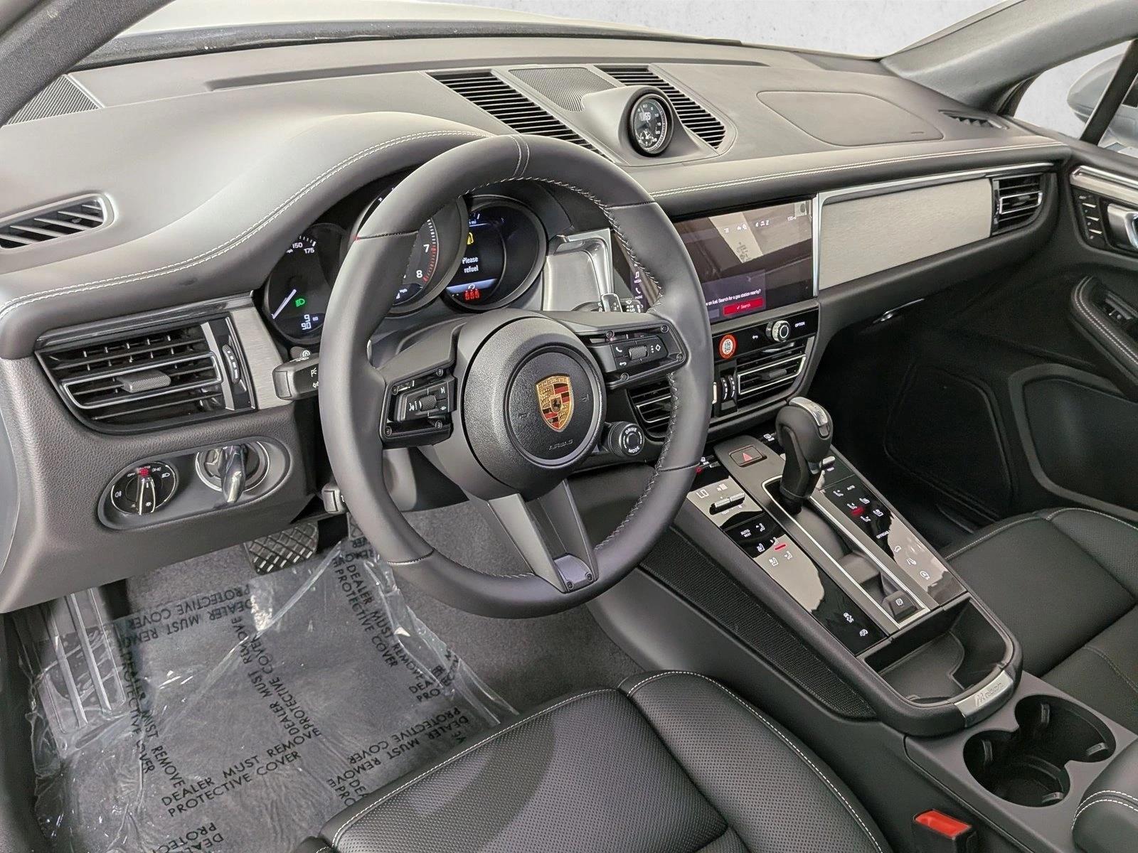 Thumbnail: 2026 Porsche Macan - 3