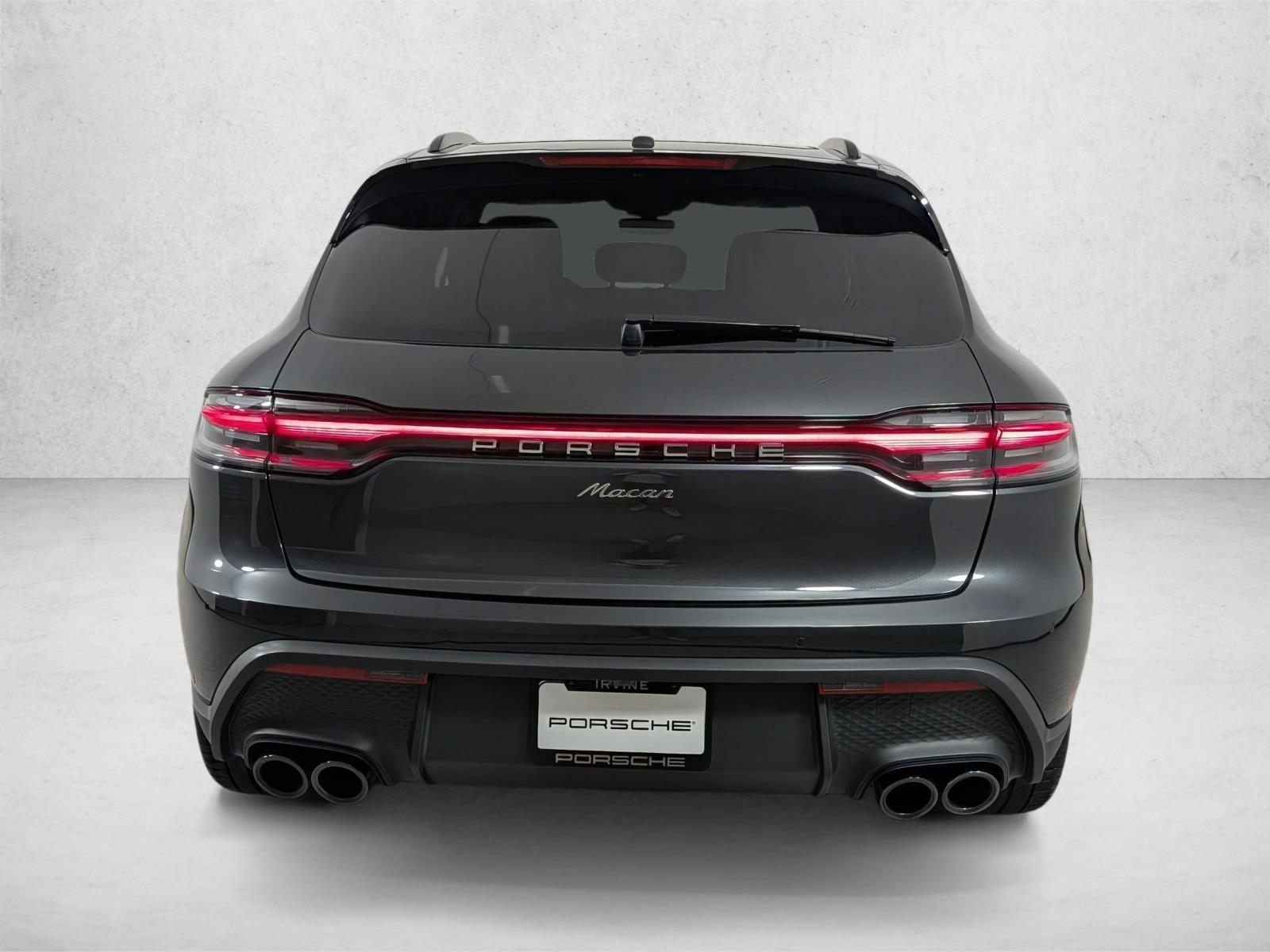 2026 Porsche Macan T - Photo 10