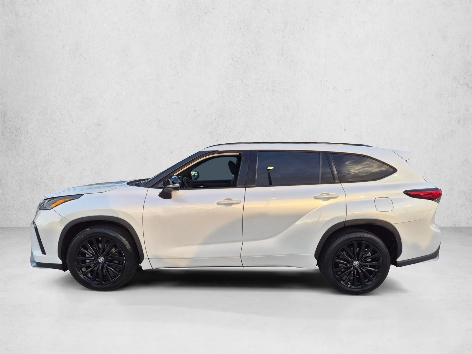 Thumbnail: 2023 Toyota Highlander - 2