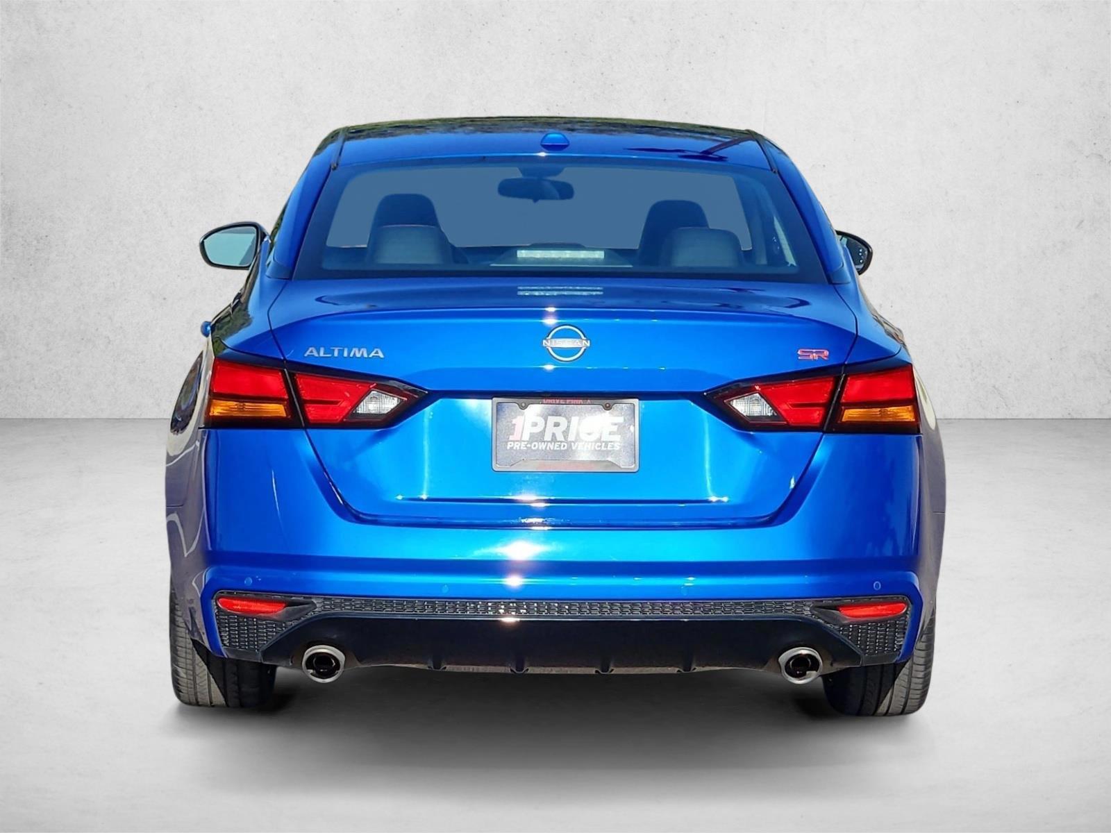2025 Nissan Altima SR - Photo 7