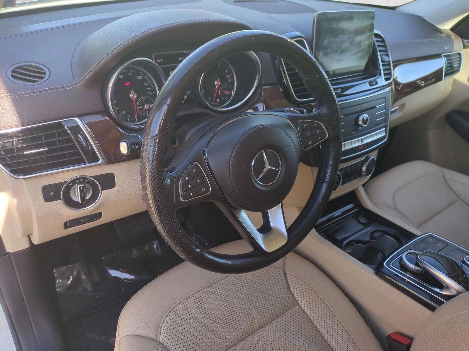 Thumbnail: 2019 Mercedes-Benz GLS - 3
