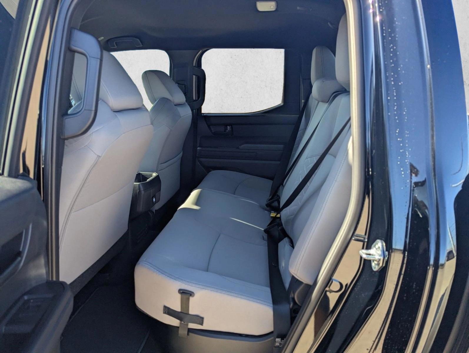 2025 Toyota Tacoma SR5 - Photo 16