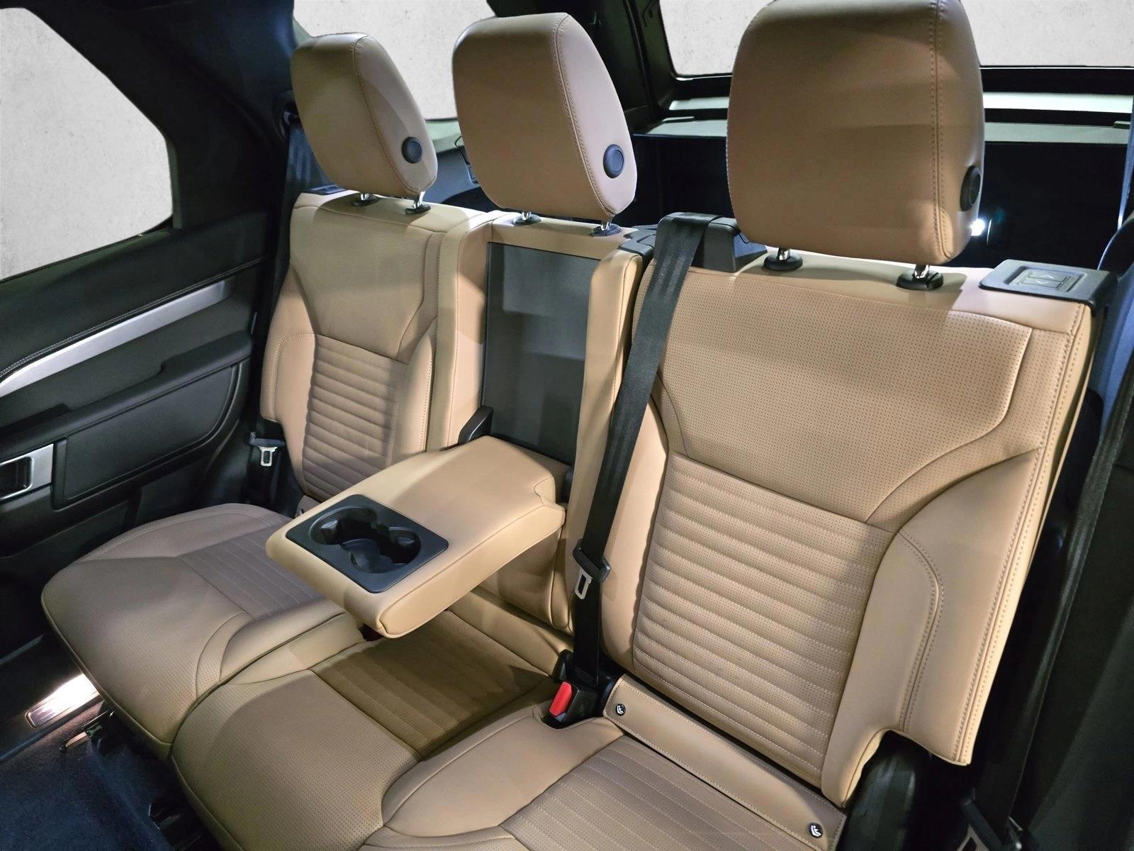 2025 Land Rover Discovery Dynamic SE - Photo 15