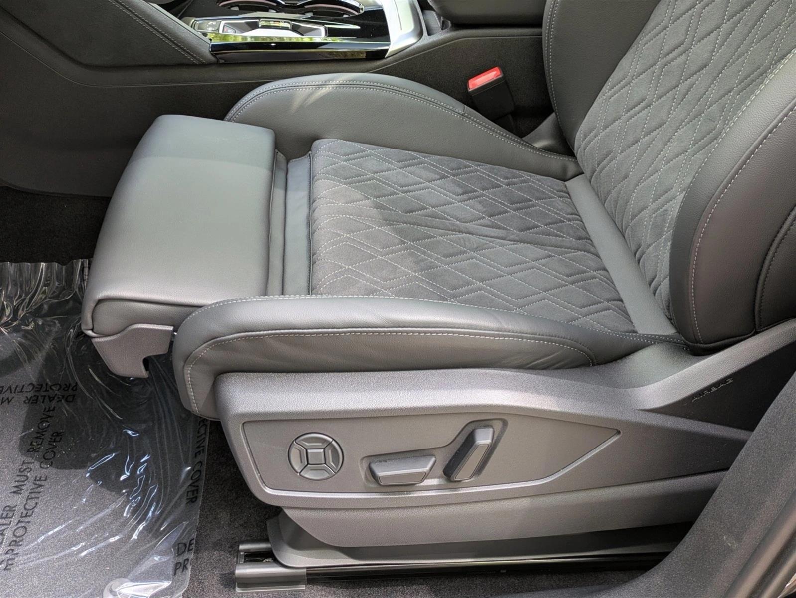 Thumbnail: 2026 Audi SQ5 - 4