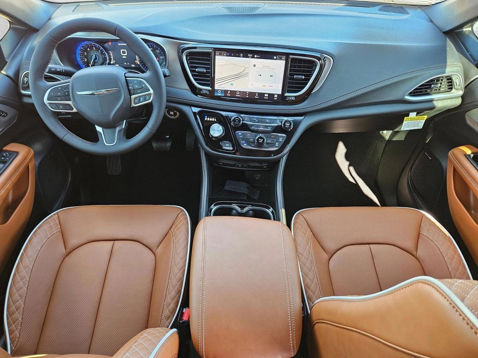 Thumbnail: 2026 Chrysler Pacifica - 4