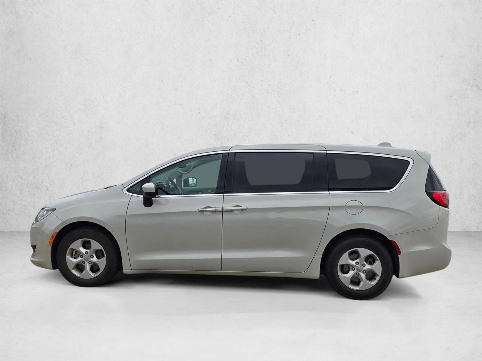 Thumbnail: 2017 Chrysler Pacifica - 2