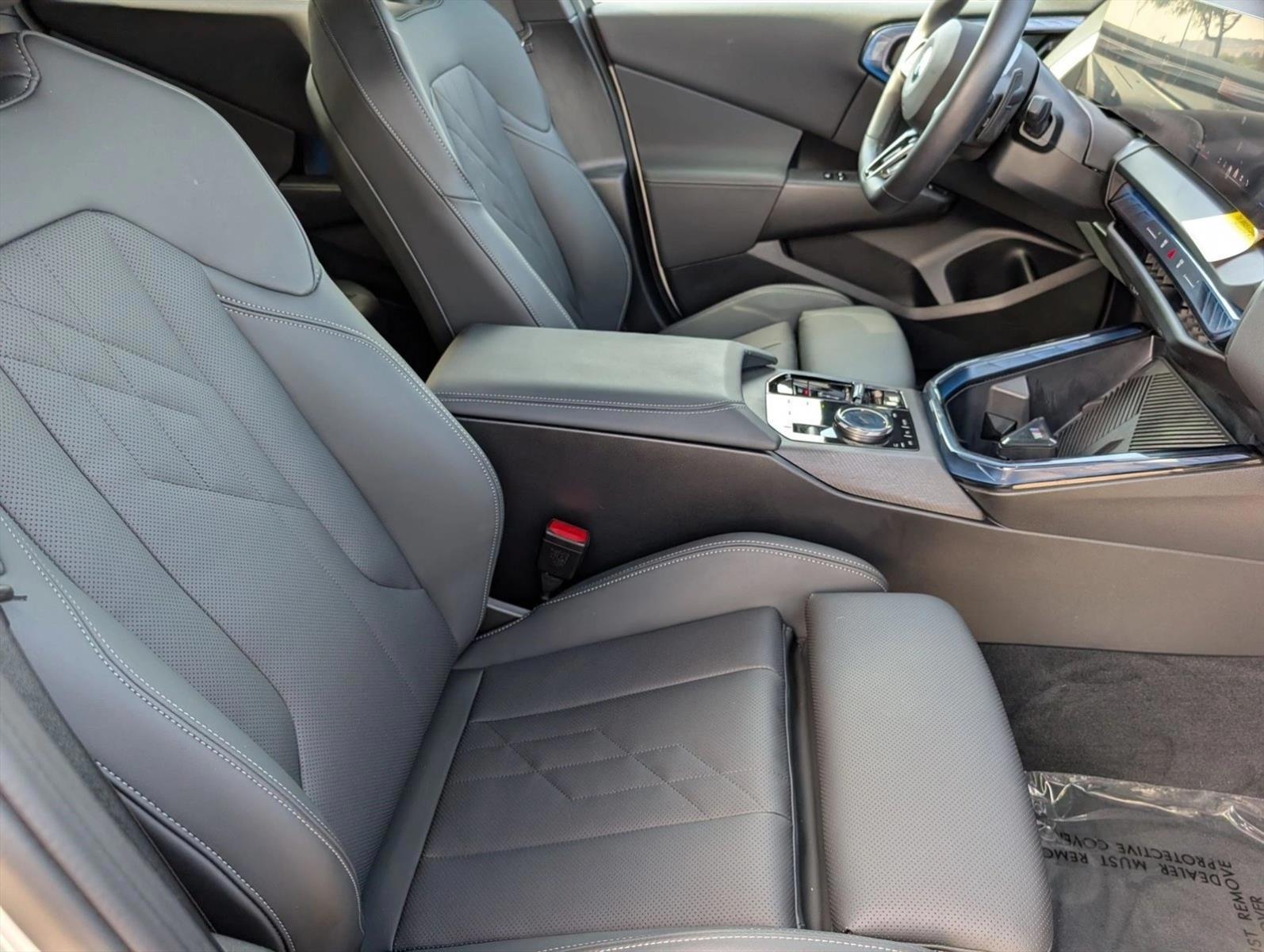 2025 BMW X3 30 - Photo 22