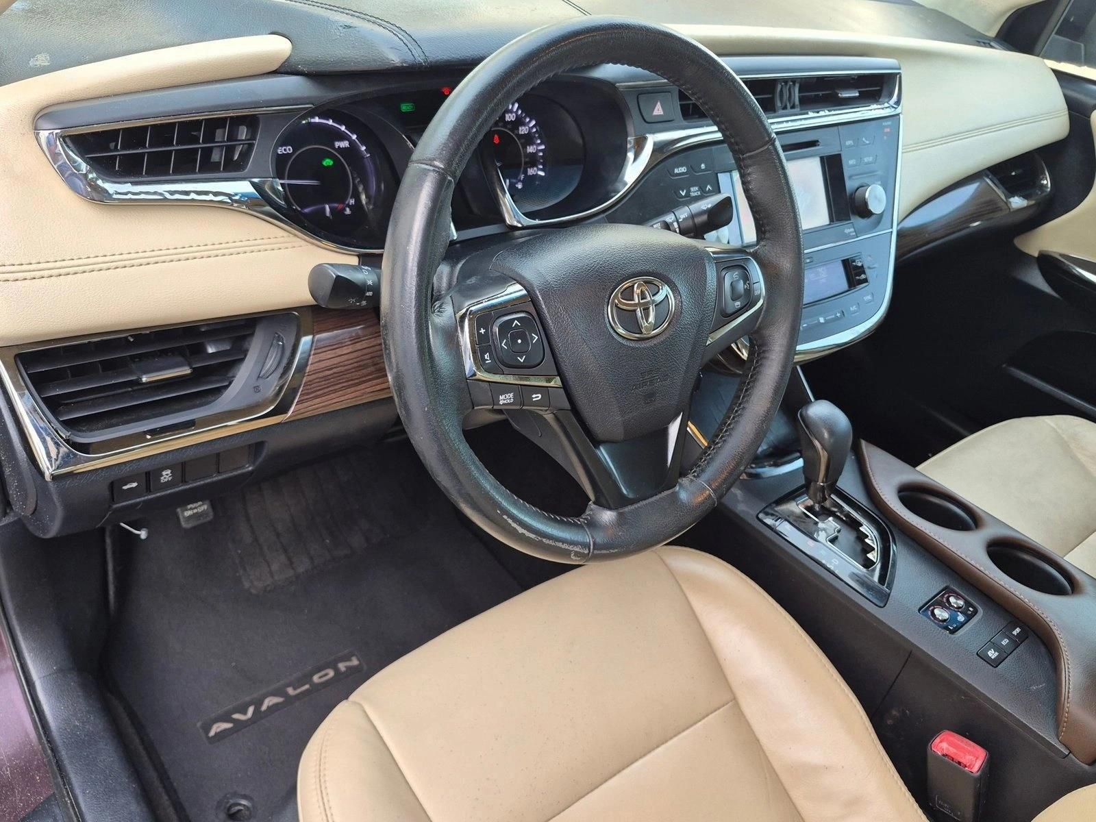Thumbnail: 2014 Toyota Avalon - 3