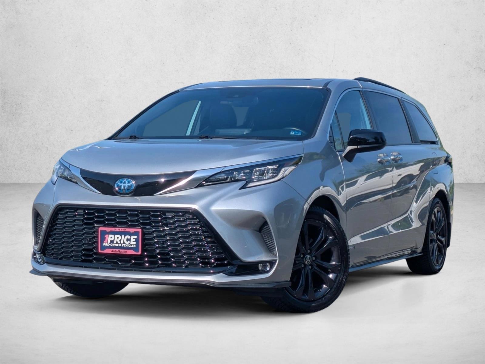 Thumbnail: 2021 Toyota Sienna - 1