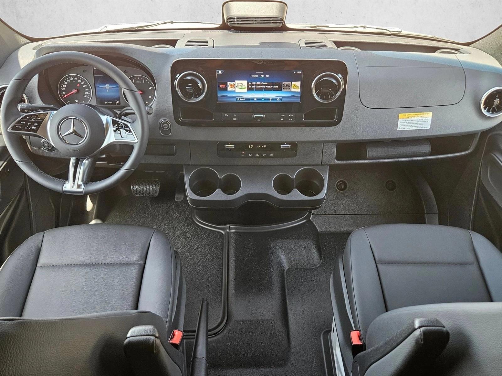 Thumbnail: 2026 Mercedes-Benz Sprinter - 3