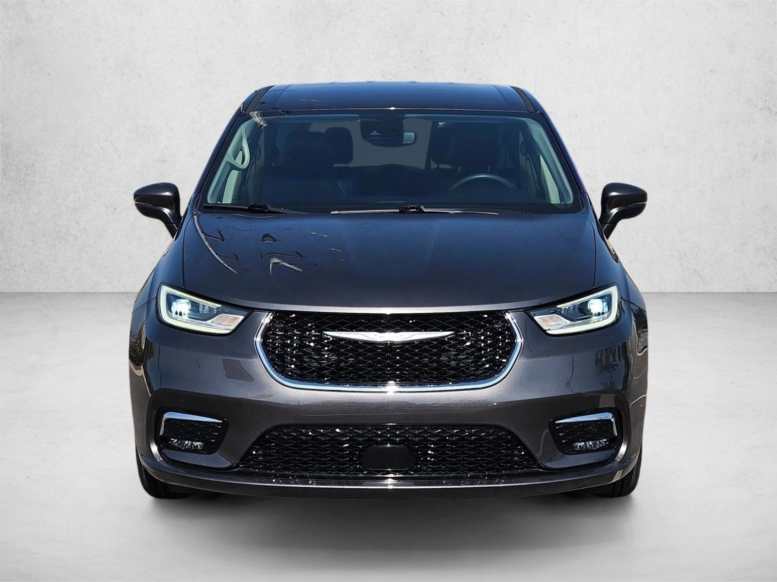 2023 Chrysler Pacifica Touring L - Photo 2
