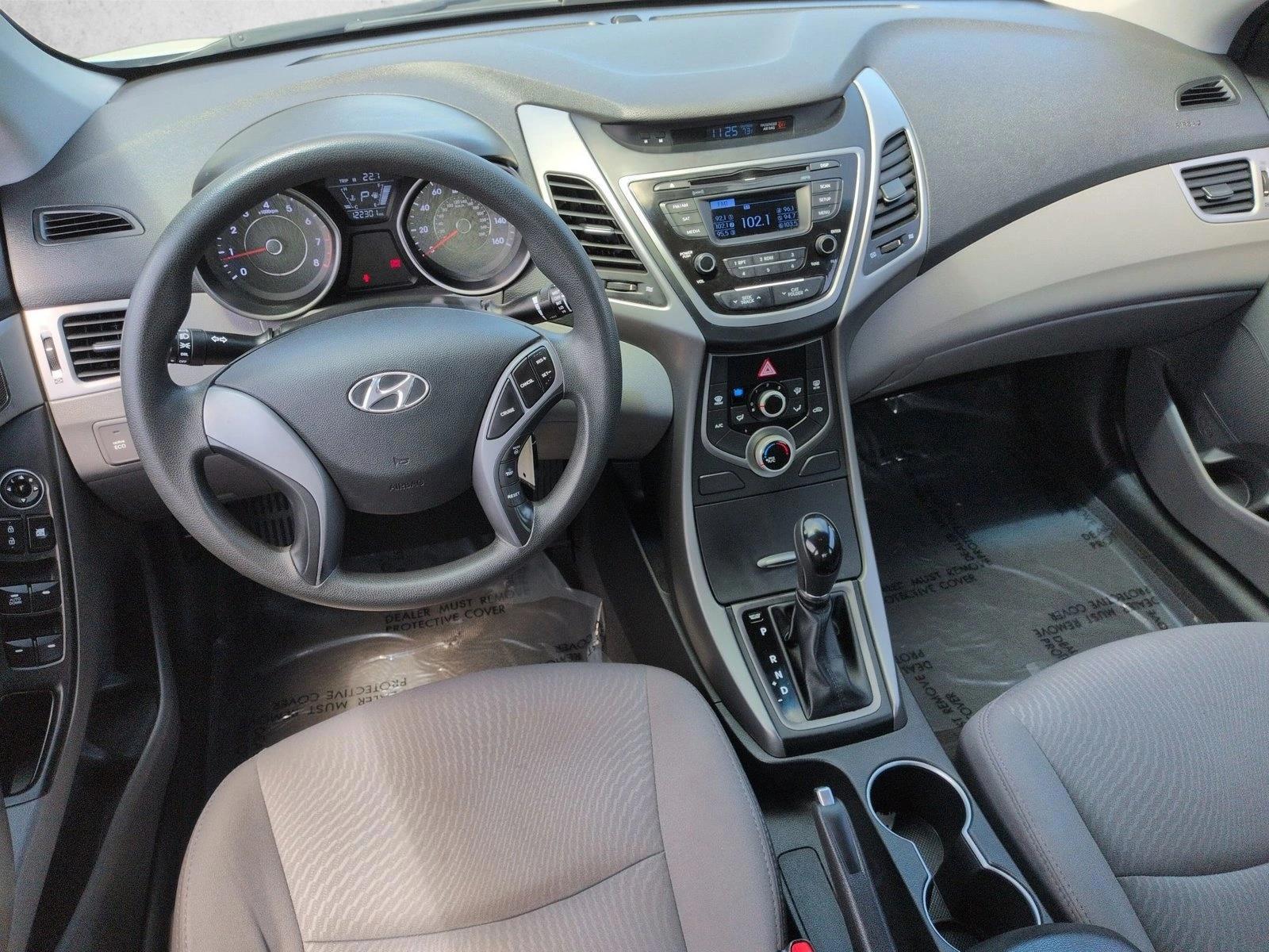 Thumbnail: 2015 Hyundai Elantra - 4