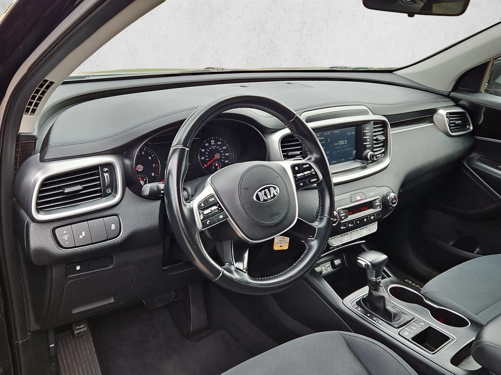 Thumbnail: 2019 Kia Sorento - 3