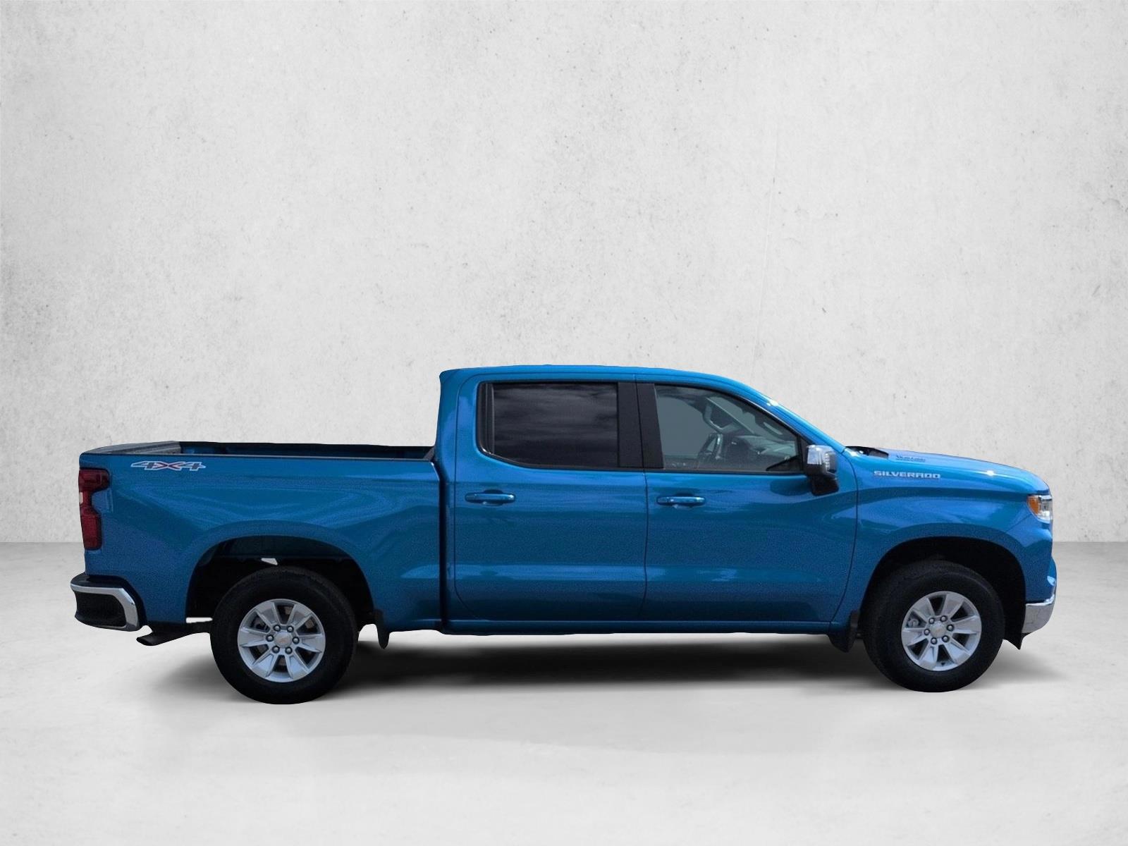 2025 Chevrolet Silverado 1500 LT - Photo 9
