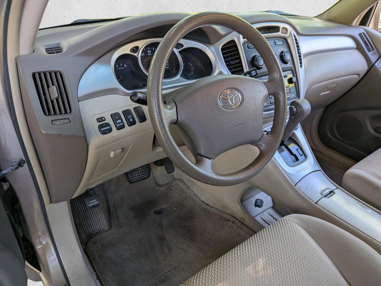 Thumbnail: 2004 Toyota Highlander - 3