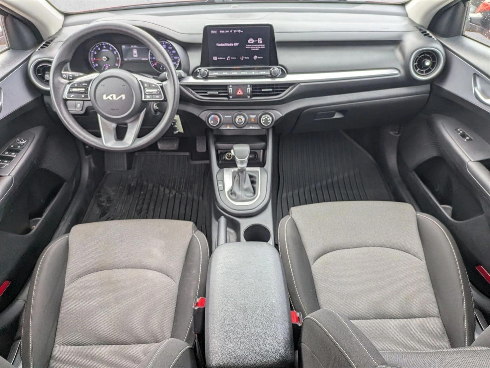 Thumbnail: 2024 Kia Forte - 3