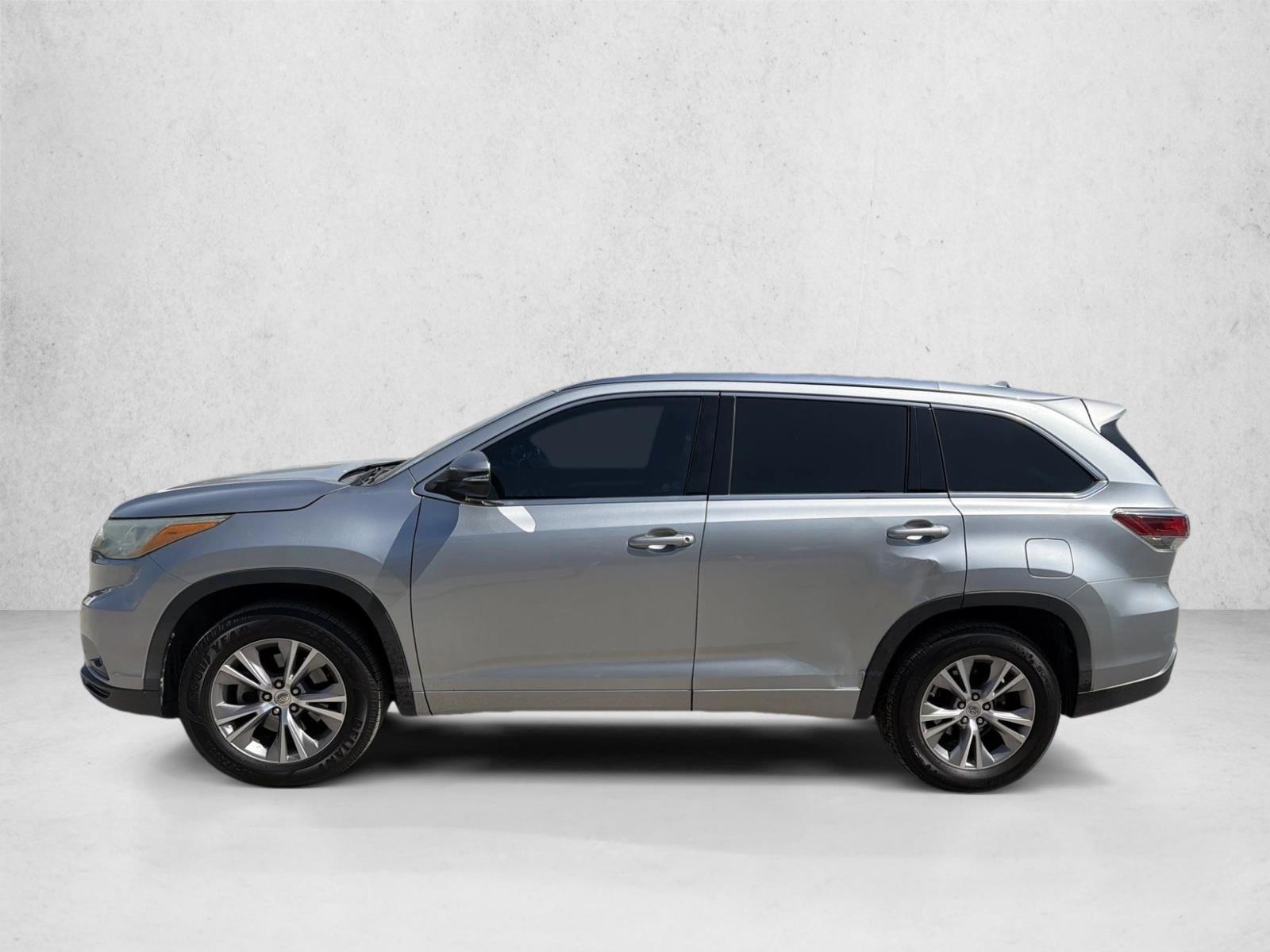 Thumbnail: 2015 Toyota Highlander - 2