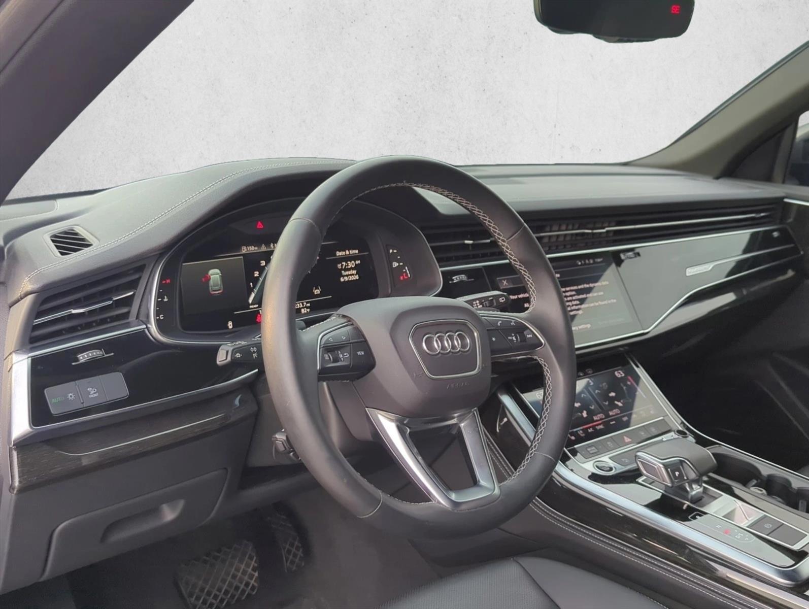 Thumbnail: 2023 Audi Q8 - 3