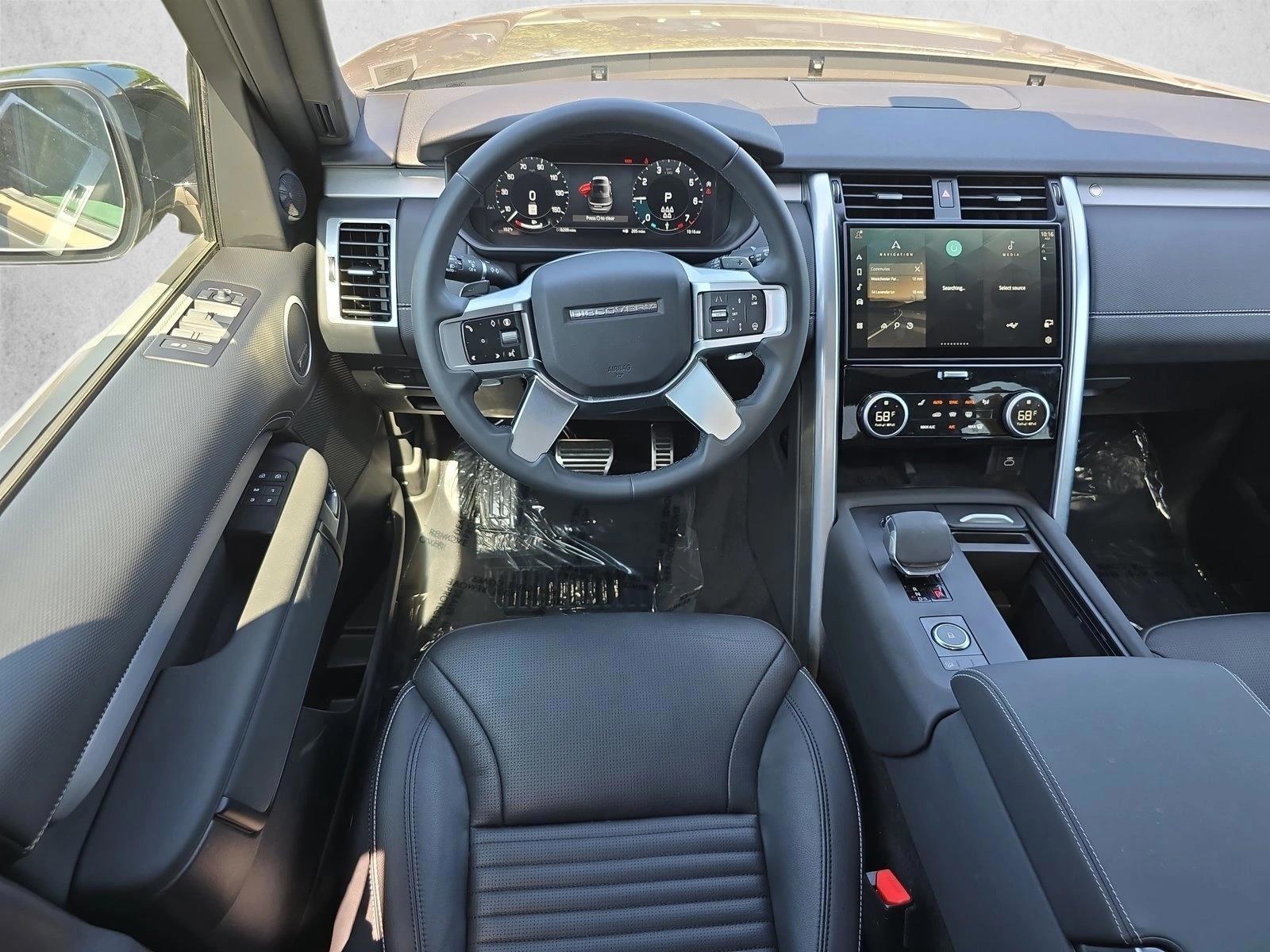 Thumbnail: 2025 Land Rover Discovery - 4