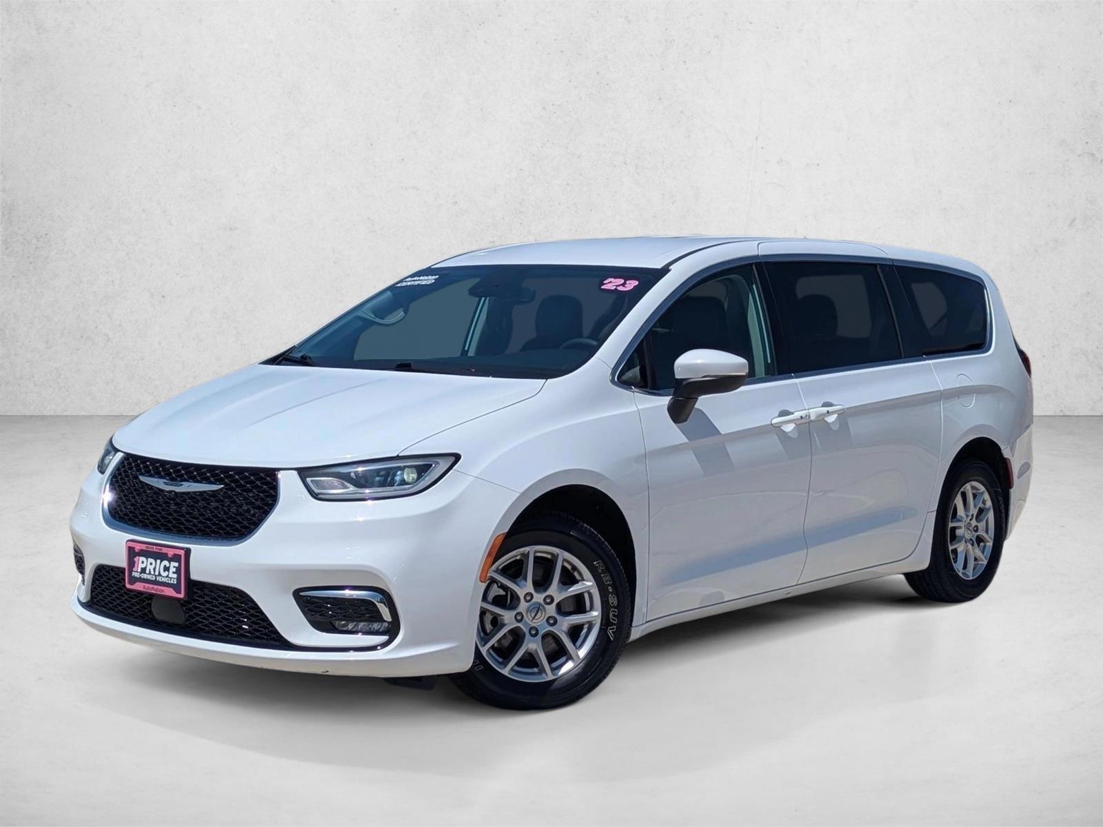 Thumbnail: 2023 Chrysler Pacifica - 1