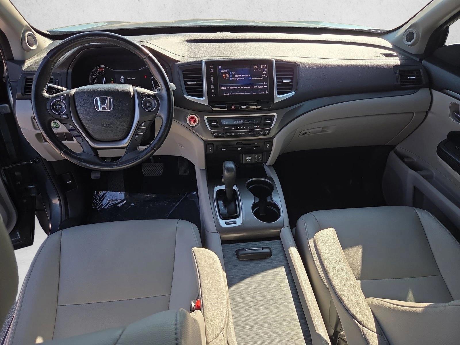 Thumbnail: 2017 Honda Pilot - 4