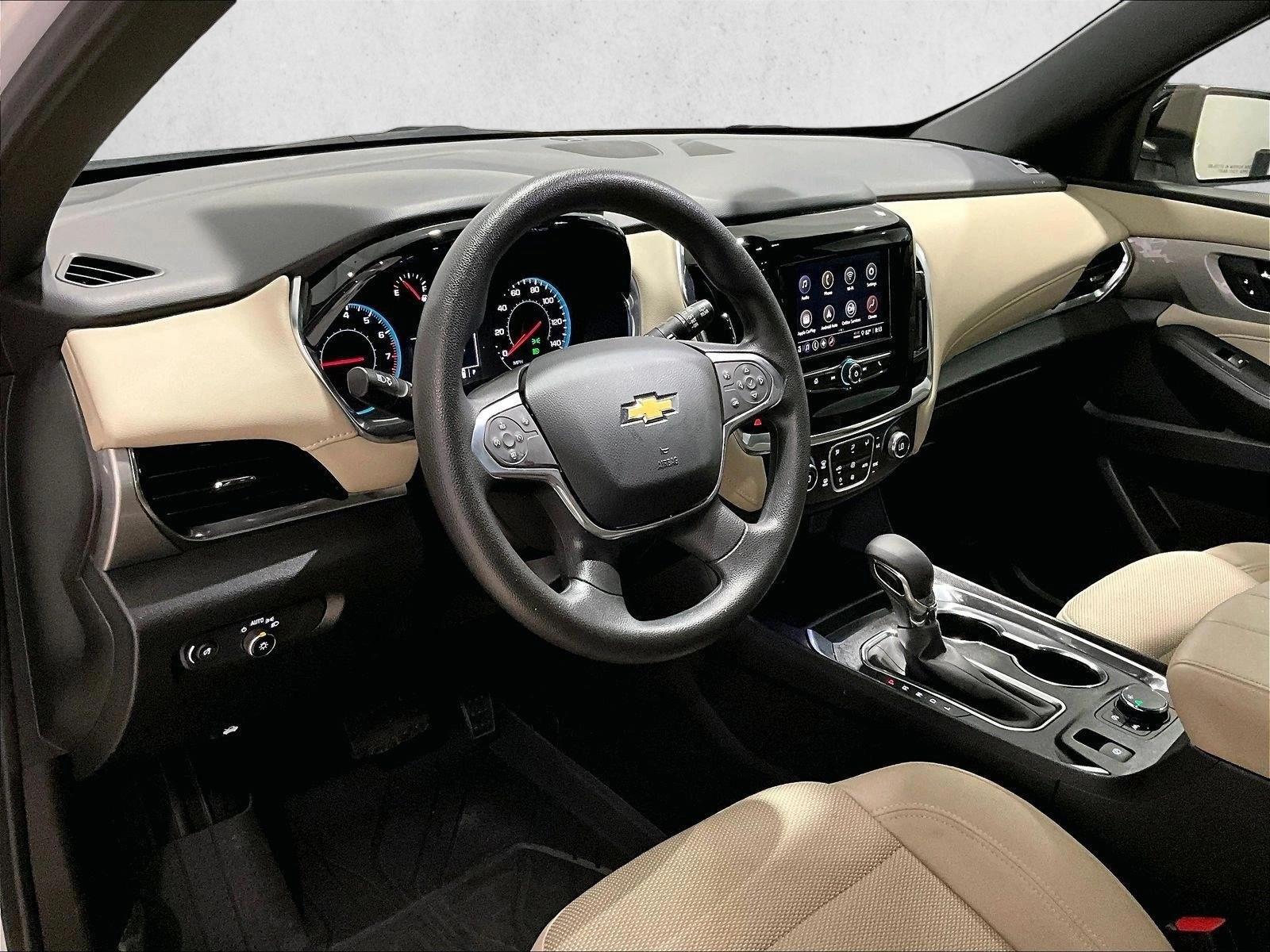Thumbnail: 2022 Chevrolet Traverse - 3