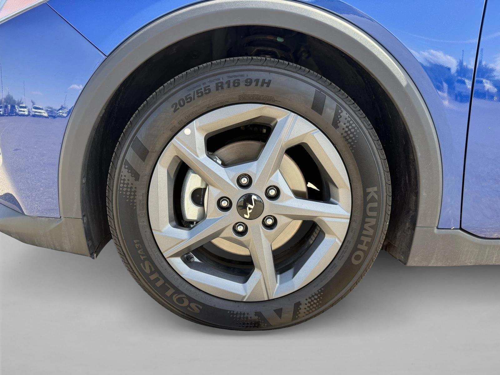 2025 Kia K4 LXS - Photo 26