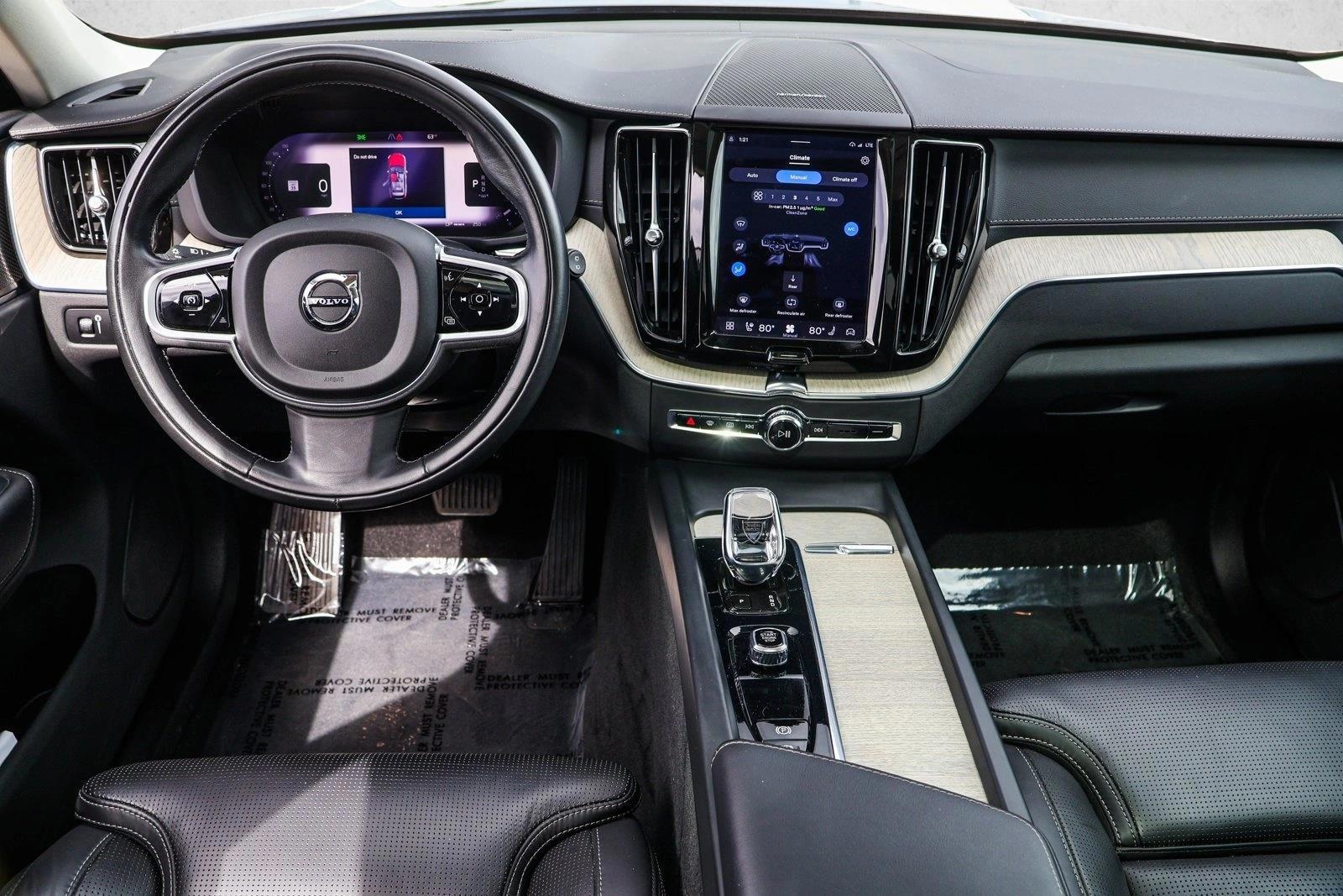 Thumbnail: 2022 Volvo XC60 - 4
