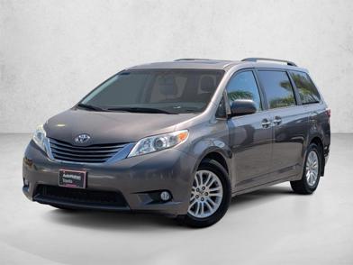 2017 Toyota Sienna XLE -
                  Buena Park, CA