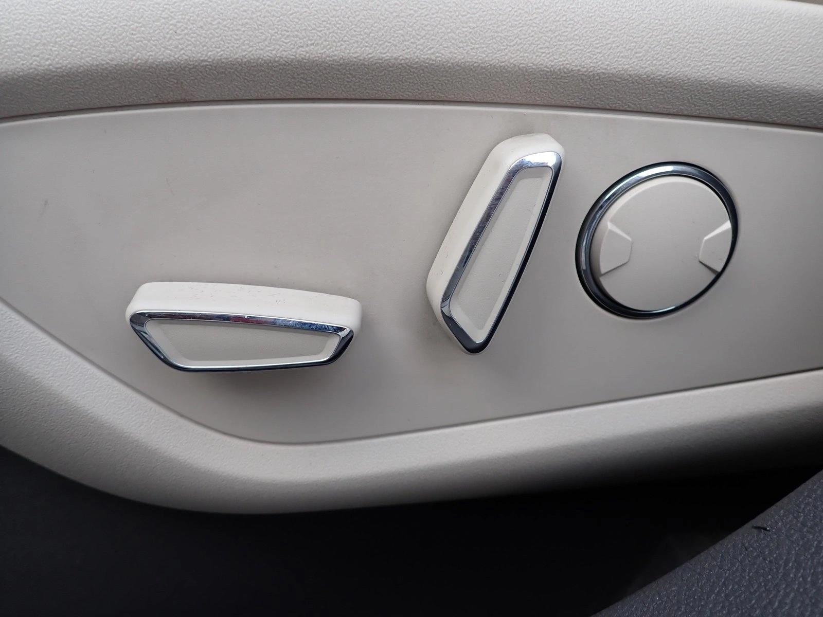 Thumbnail: 2017 Lincoln MKX - 3