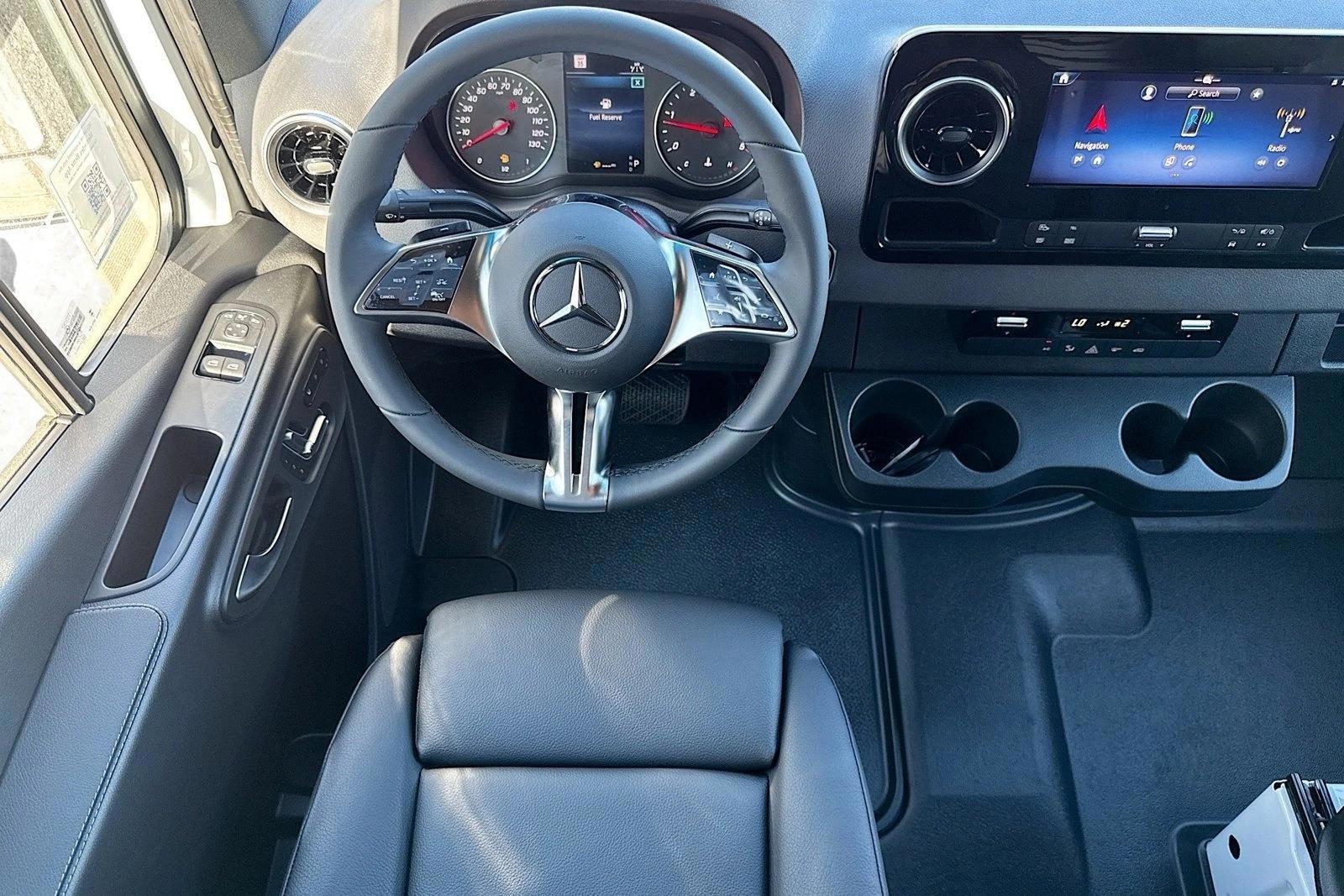 Thumbnail: 2026 Mercedes-Benz Sprinter - 3