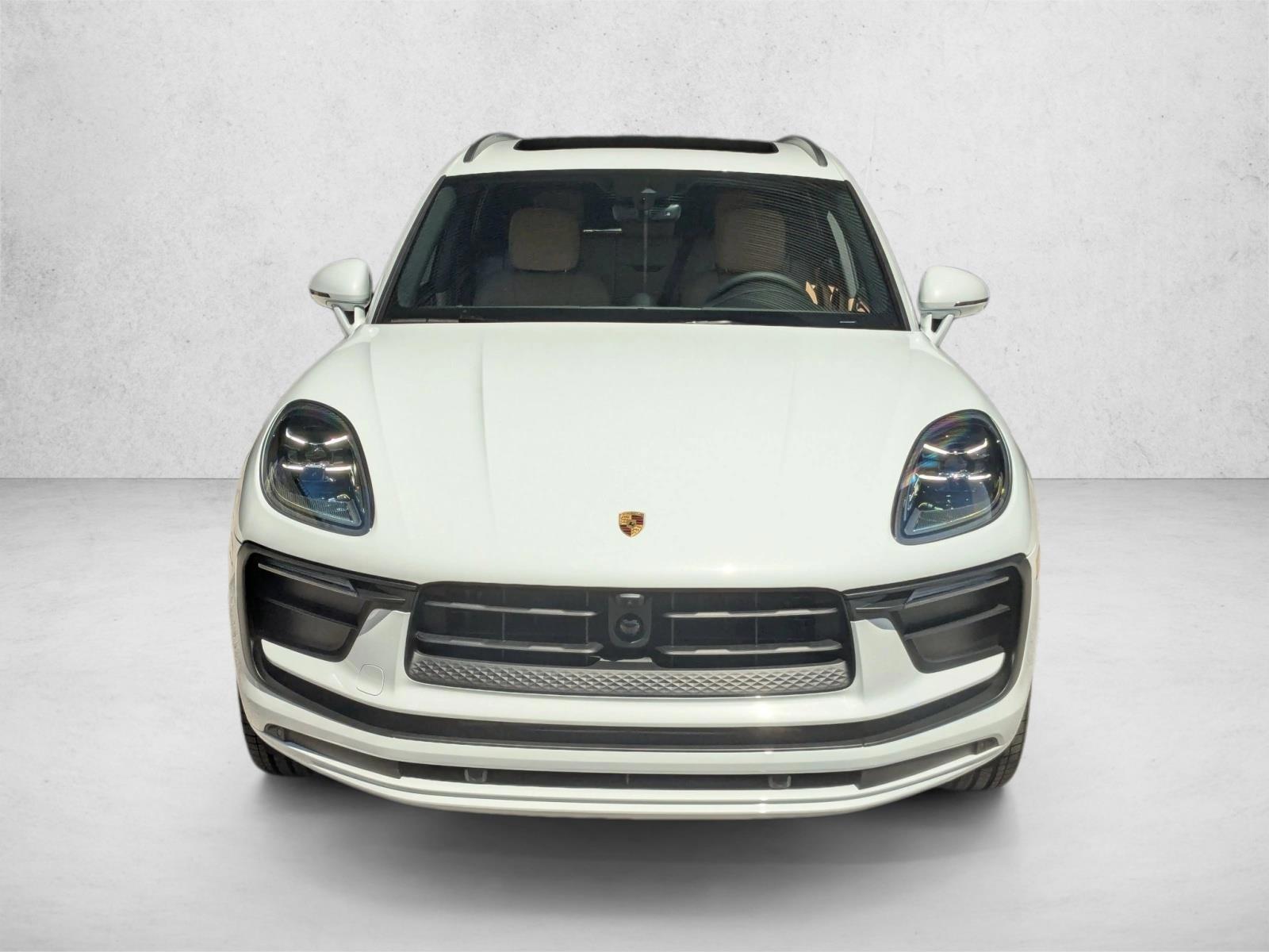 2026 Porsche Macan T - Photo 6