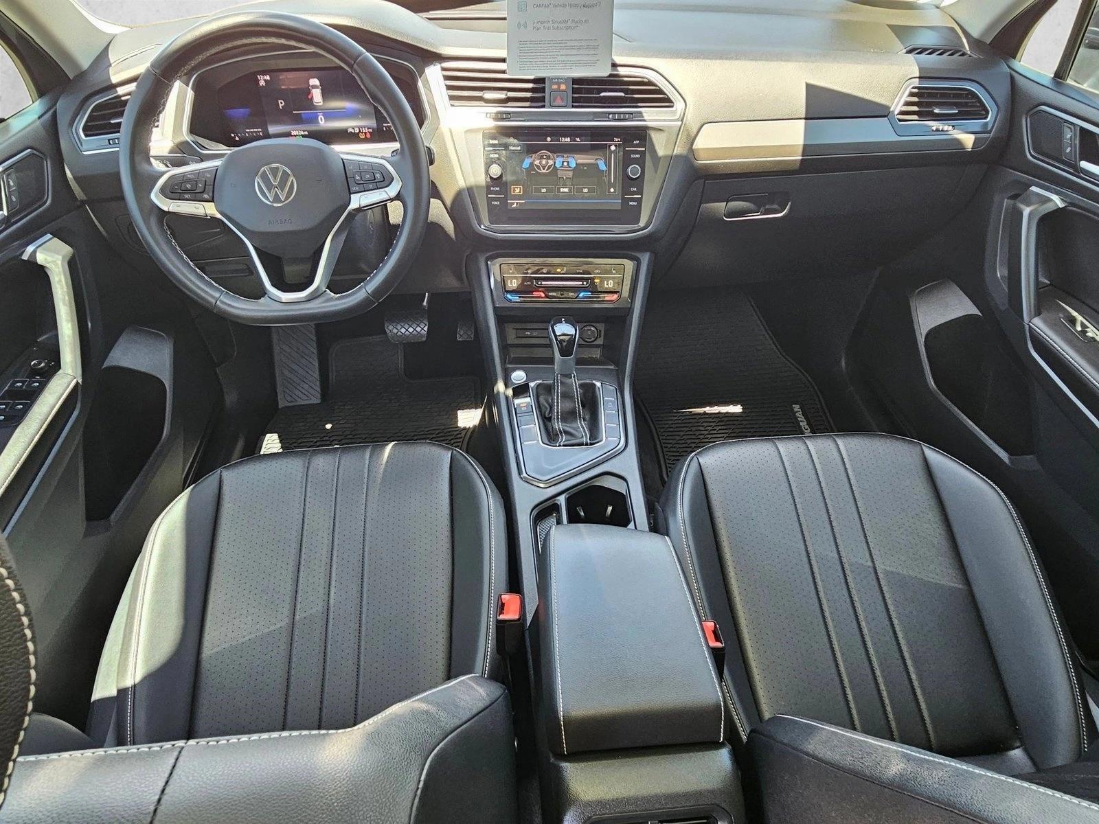 Thumbnail: 2023 Volkswagen Tiguan - 3