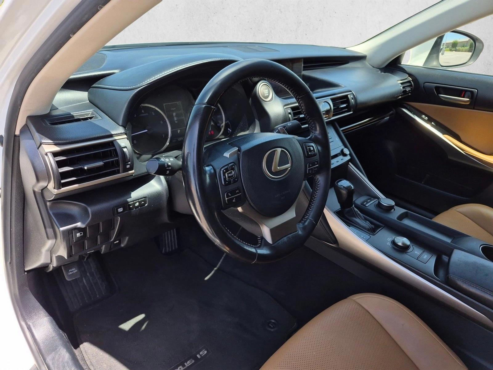 Thumbnail: 2017 Lexus IS - 3