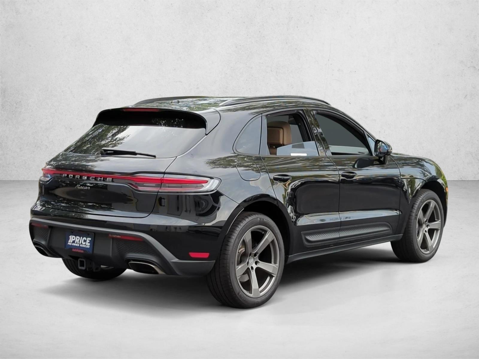2025 Porsche Macan T - Photo 9