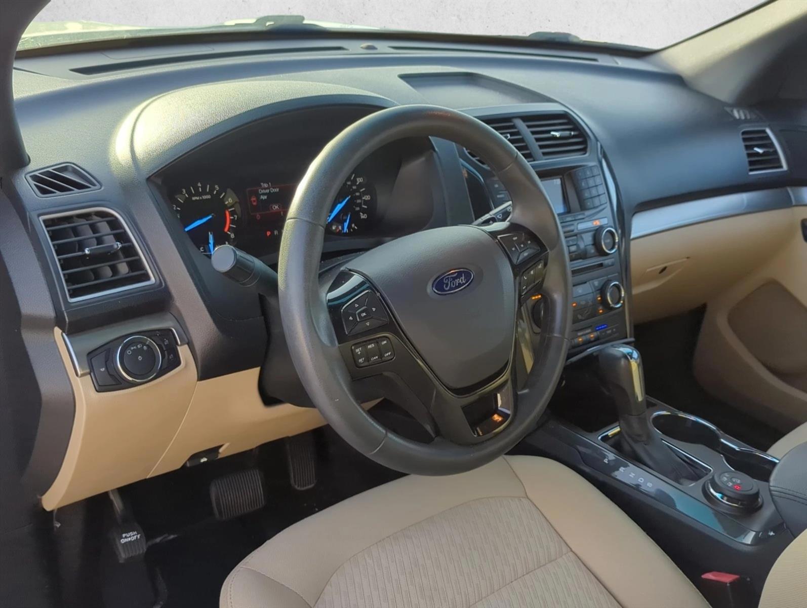 Thumbnail: 2017 Ford Explorer - 3