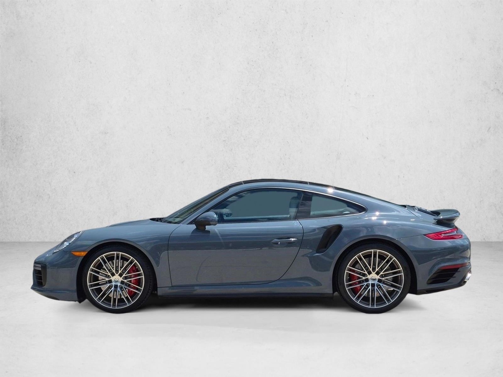 Thumbnail: 2017 Porsche 911 - 2