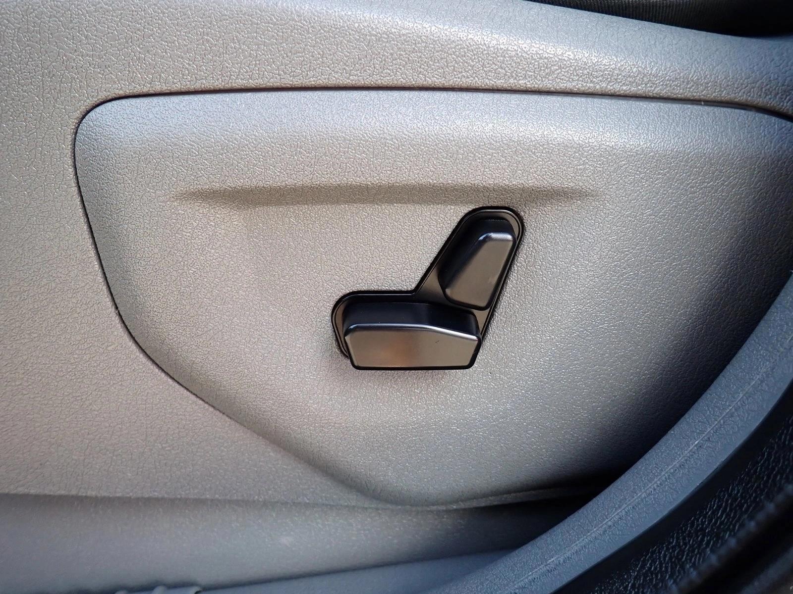 Thumbnail: 2006 Jeep Grand Cherokee - 3