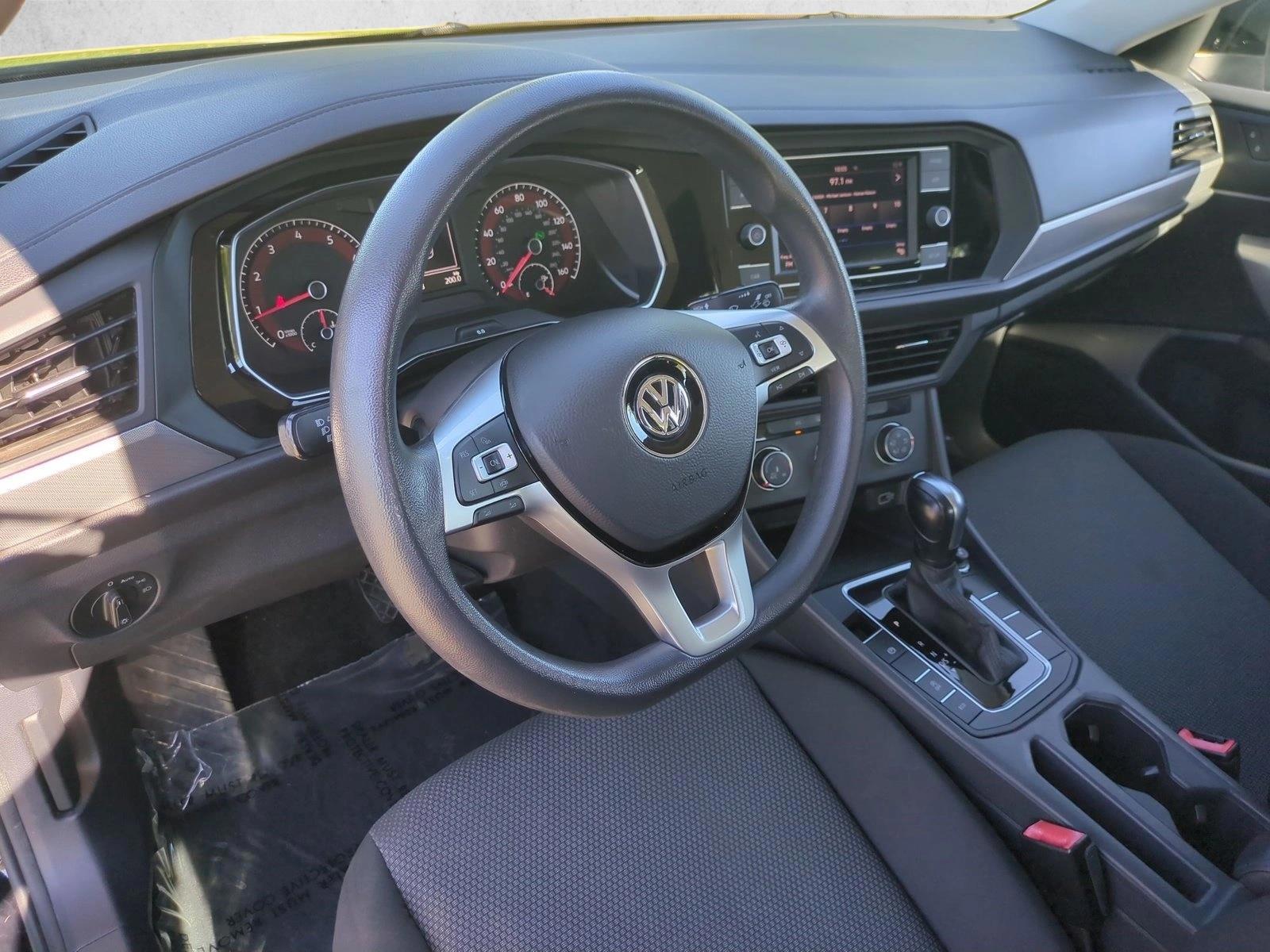 Thumbnail: 2019 Volkswagen Jetta - 3