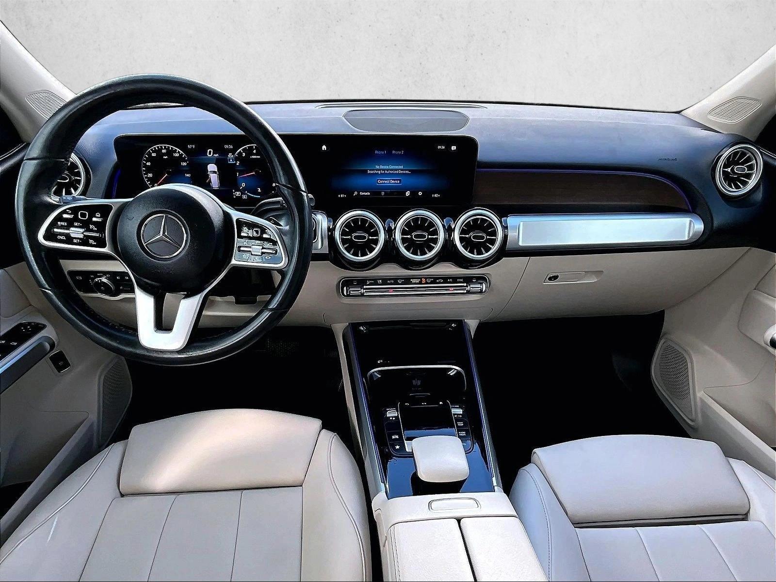 Thumbnail: 2023 Mercedes-Benz C-Class - 3